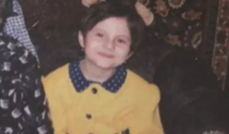 Uşaqlıq fotosunu paylaşdı