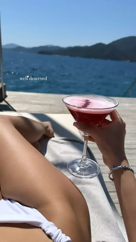 Nəsrin dəniz sezonunu açdı