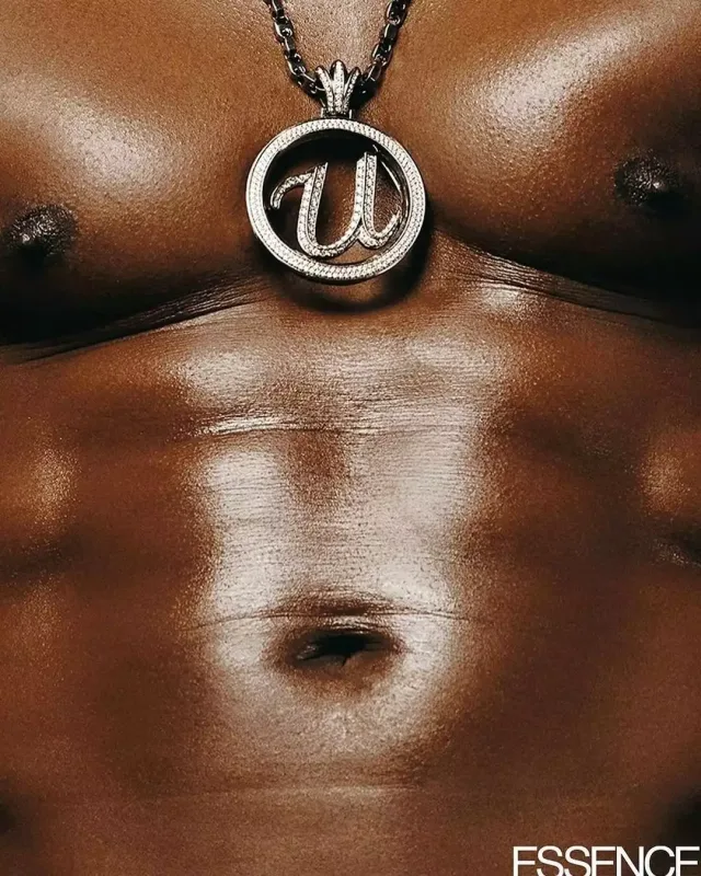 “Anın ən seksual kişisi” kamera qarşısında