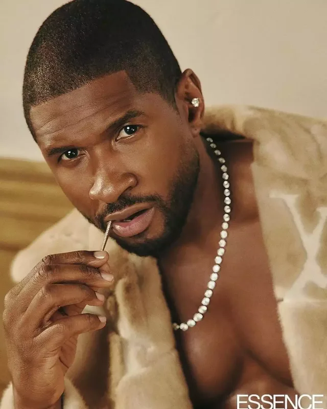 “Anın ən seksual kişisi” kamera qarşısında