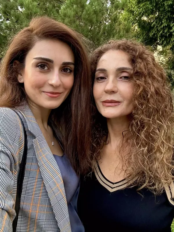 Gülzar Qurbanova qızı ilə