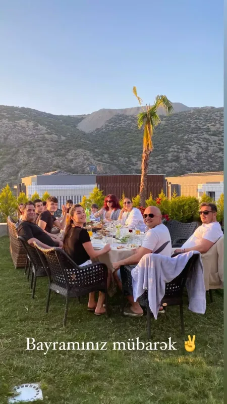 Miri Yusif bayramı İzmirdə ailəsi ilə qeyd etdi