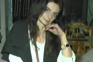 Küçələrdə gecələyən qadın Xalq artistinin nəvəsidir?