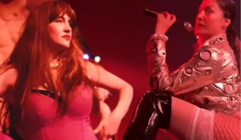 Tuğba Ekincinin səhnə şousu gündəm oldu