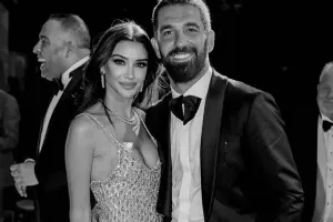 Arda xanımına 4 milyona maşın aldı