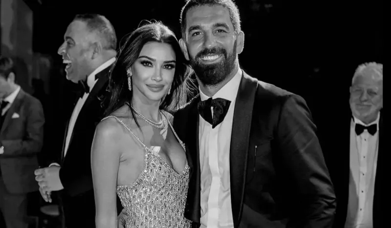 Arda xanımına 4 milyona maşın aldı