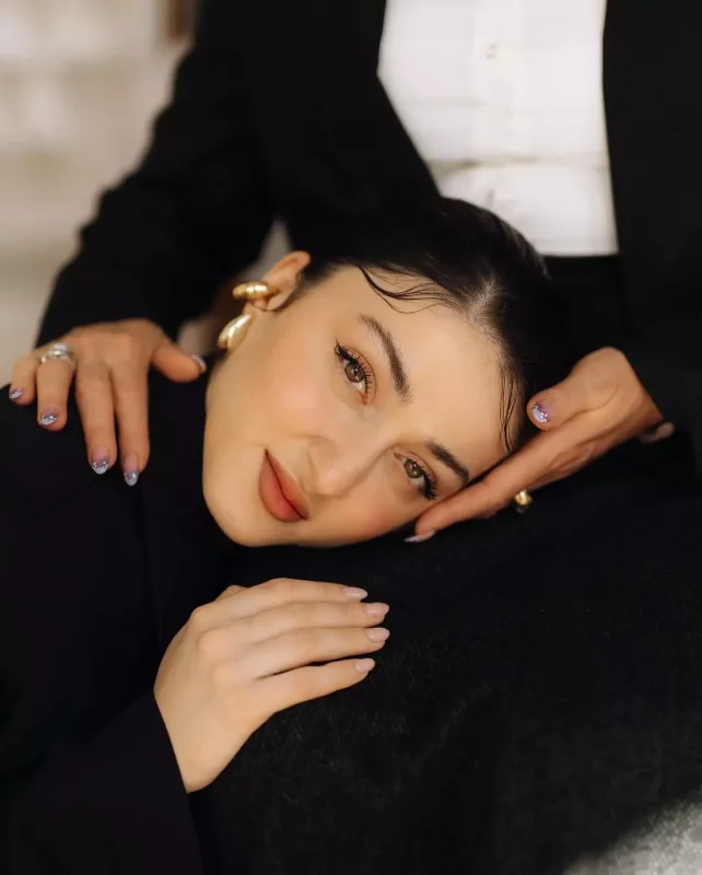 Günel ilk dəfə anasını göstərdi