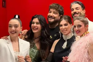 Nebahat Çehre gənc ulduzlarla