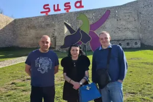 Firəngiz Mütəllimova ailə üzvləriylə Qarabağda