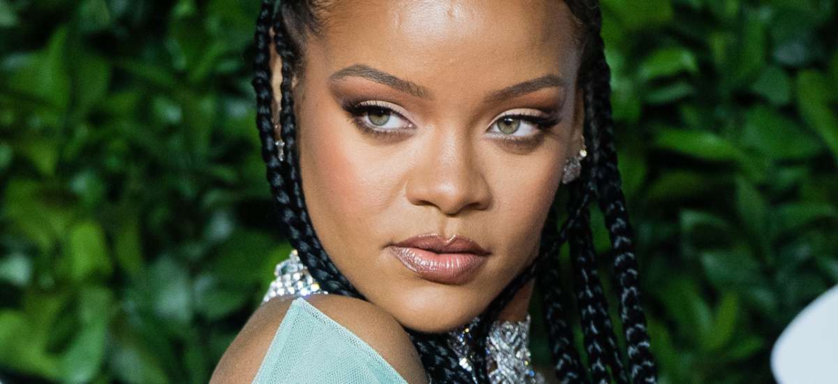 Rihanna səhnəyə qayıdır