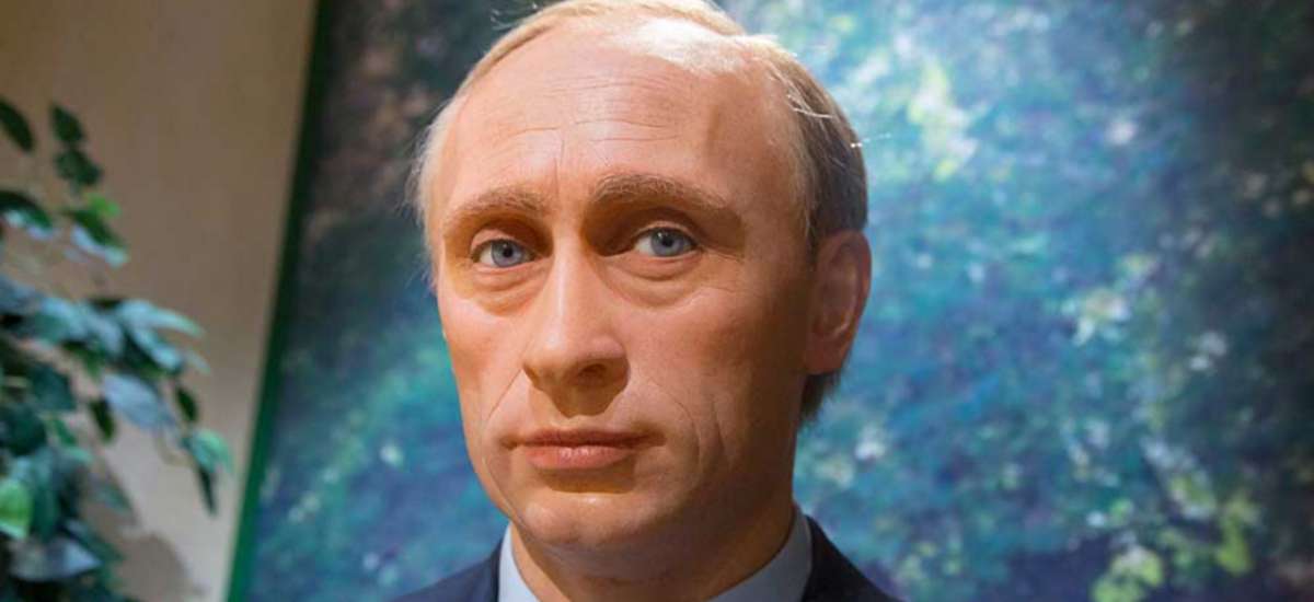 Putinin heykəli “Qreven”dən götürüldü