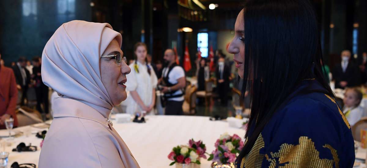 Emine Erdoğanla Jamala görüşdü