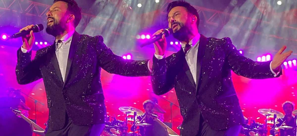 Tarkan “Disney Plus”ın açılışında səhnəyə çıxdı