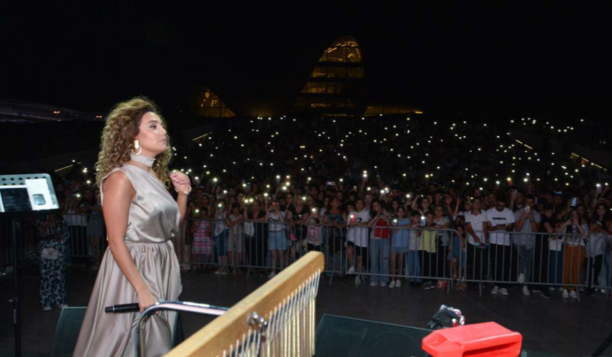 Çinarə Bakıda ilk konsertini verdi