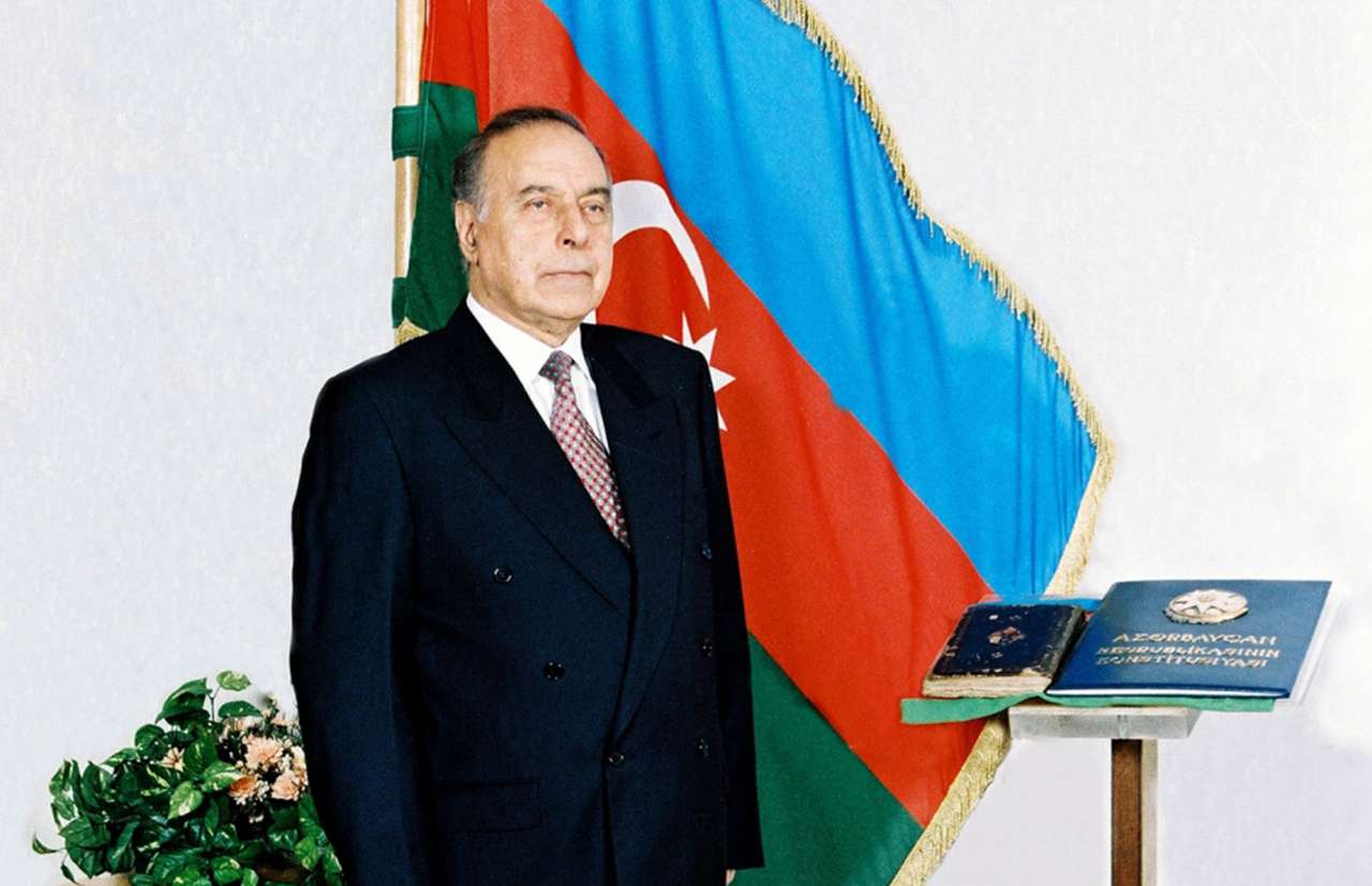 Кодекс азербайджана. Гейдар Алиев 1969. Гейдар Алиев 1995. Хайдар Алиев азарбайжан.