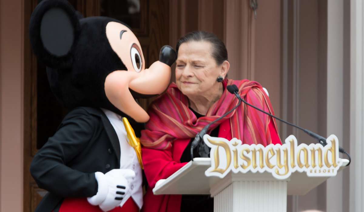 “Disney” qəhrəmanlarını geyindirən dizayner həyatını itirdi