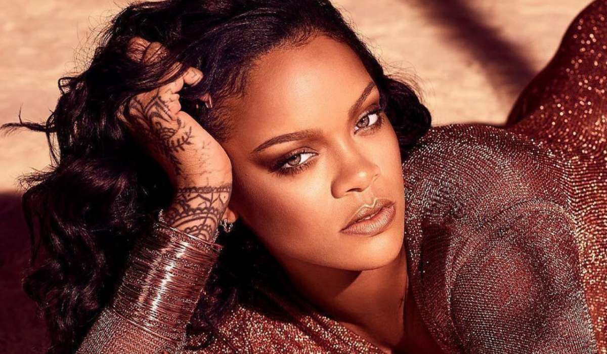 İlin ən güclü qadın musiqiçisi Rihanna oldu