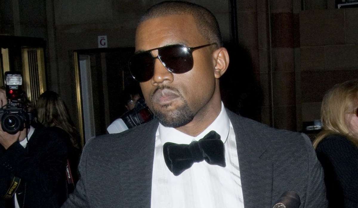 Kanye Uest işçisi ilə evləndi