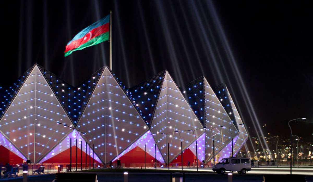 “Baku Crystal Hall” da türk bayrağına büründü