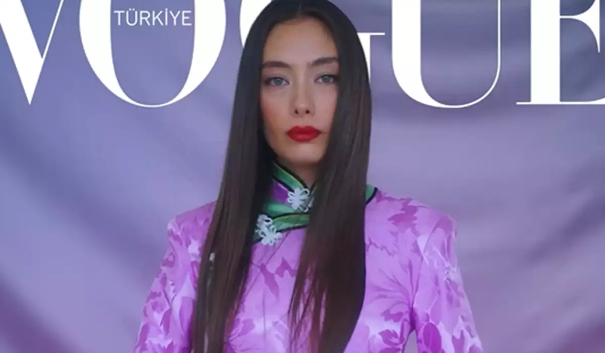 Neslihan “Vogue”un siması oldu