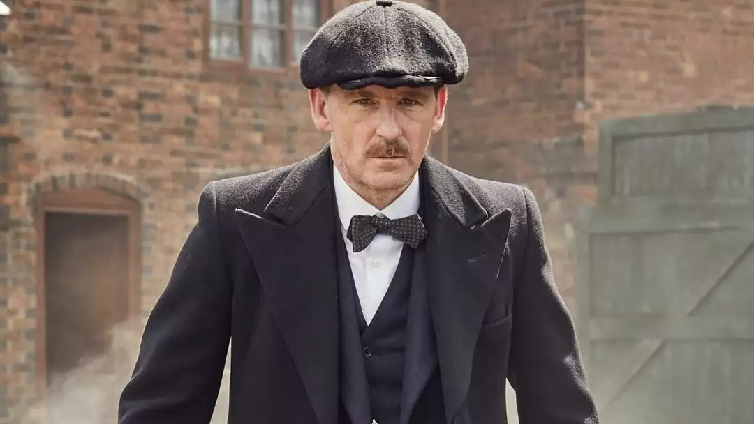 “Peaky Blinders” ulduzu küçədə tanınmaz halda