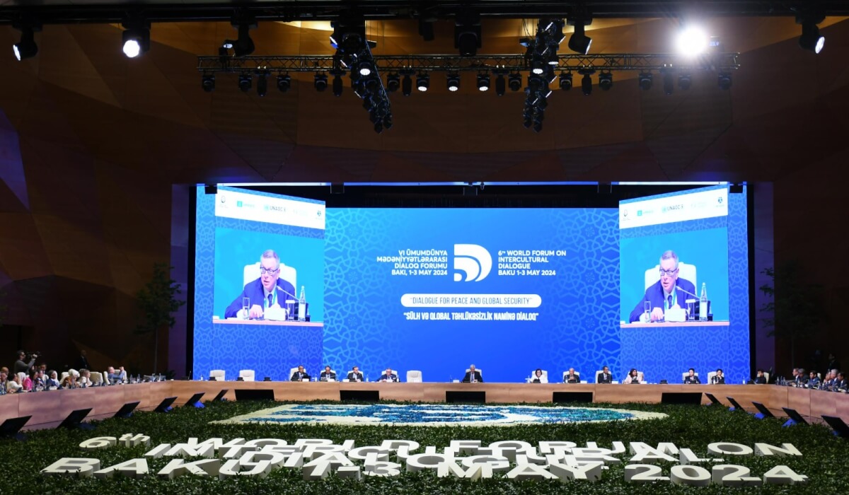 Forumun ilk plenar sessiyası keçirildi