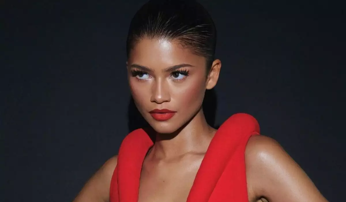 Zendaya müğənniliyə qayıdır?