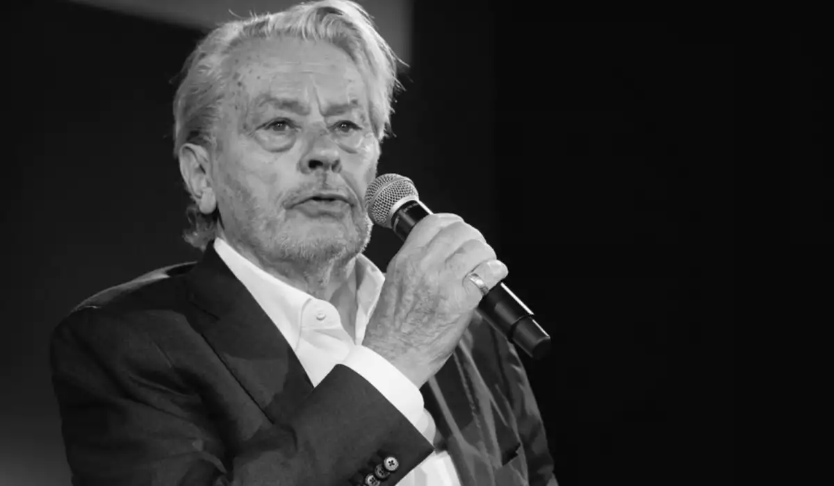 Alen Delon itlərinin yanında dəfn olunacaq