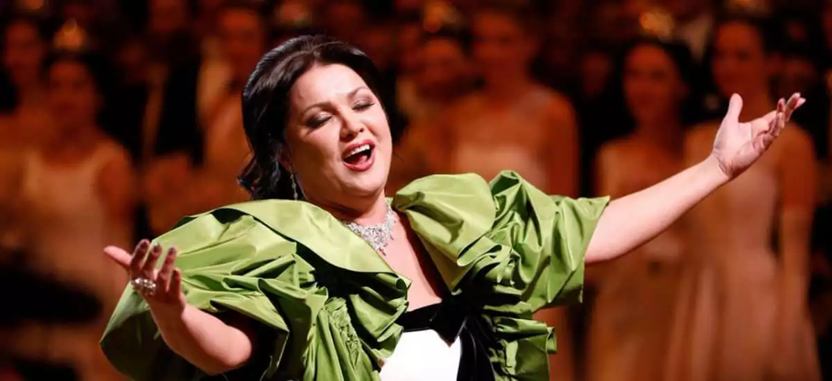 Anna Netrebko Dubayda göydə uçdu