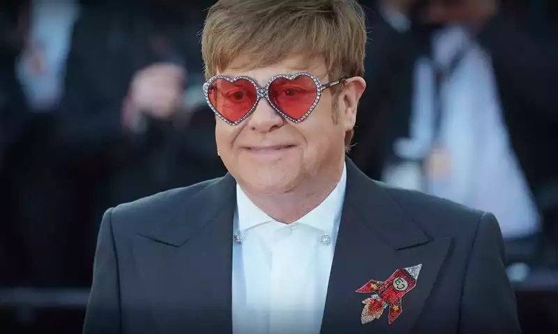 Elton Con Türkiyəyə getdi