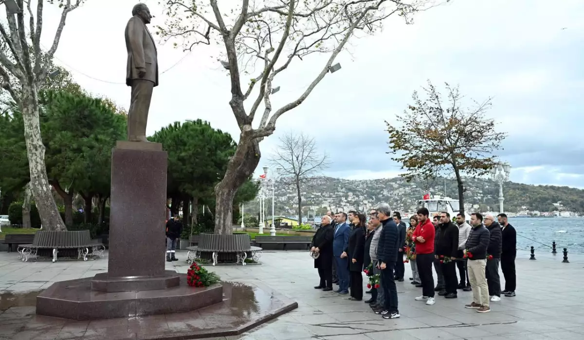 İstanbulda Heydər Əliyevin abidəsi ziyarət olundu