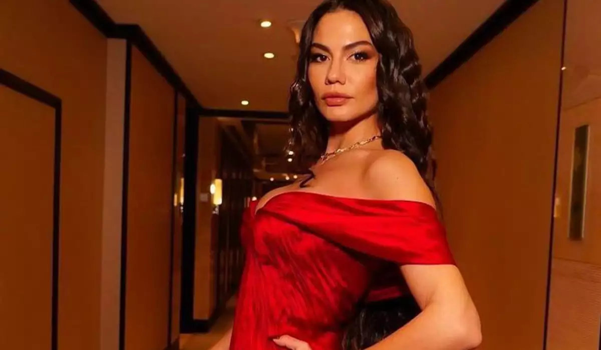 Demet Dubayda  “Ən yaxşı aktrisa” ödülünü aldı