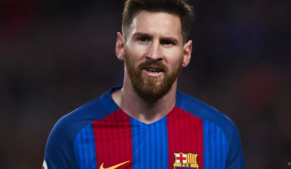 Messi və komanda yoldaşları Bakıya gəlir!