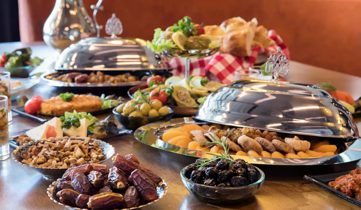 Bakıda məşhur restoranların bahalı iftar qiymətləri - Siyahı