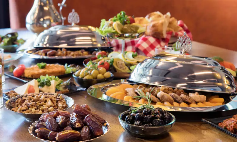 Bakıda məşhur restoranların bahalı iftar qiymətləri - Siyahı