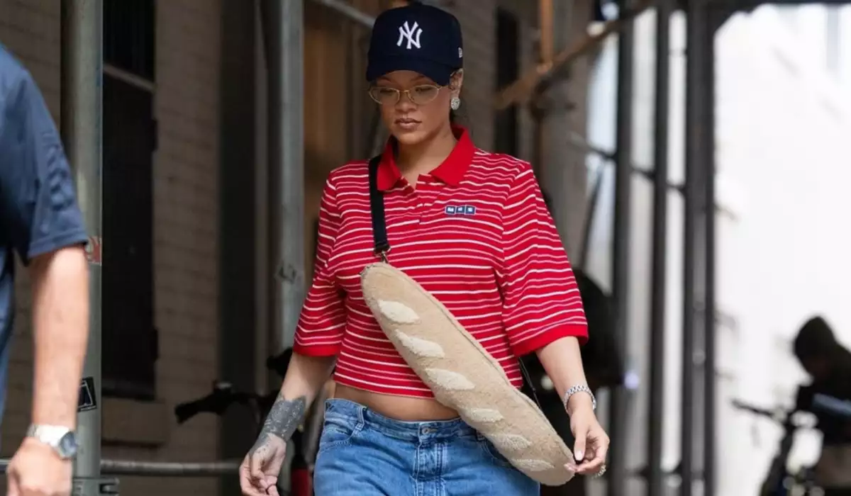Rihannanın hamiləlik tərzi diqqət çəkdi