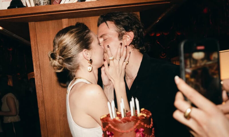 Cici Hadid 20 yaş böyük sevgilisi ilə