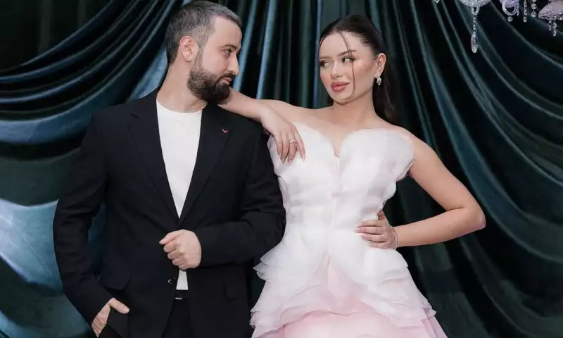 Nəcibə nişanlısı ilə paylaşım etdi