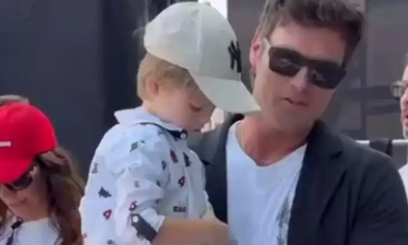 Kıvanç oğlu ilə görüntüləndi
