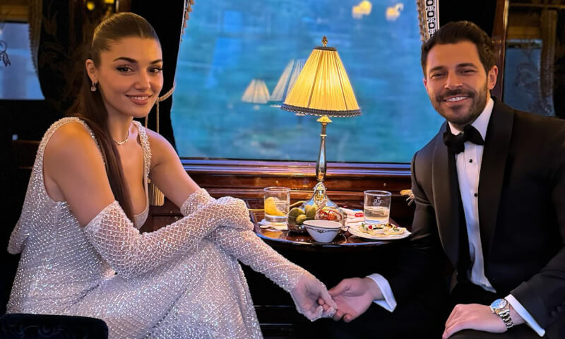 Roma-Paris qatarında romantik anlar...