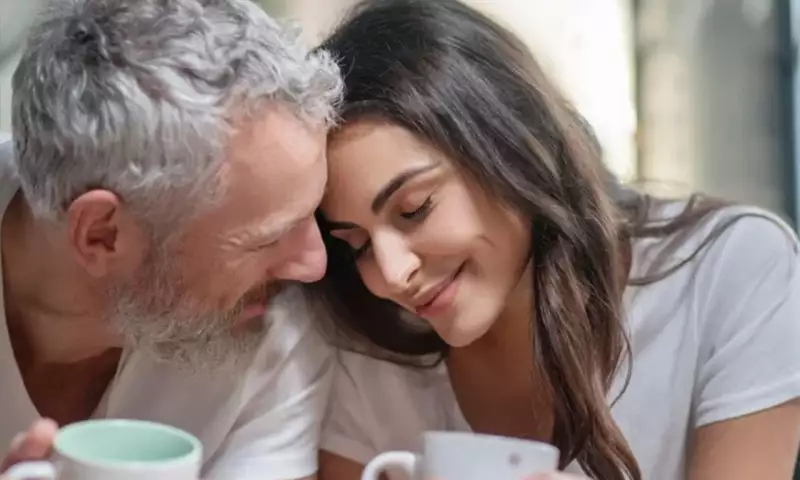 Özündən 24 yaş böyük sevgilisini narahat etdi - Həbs olundu