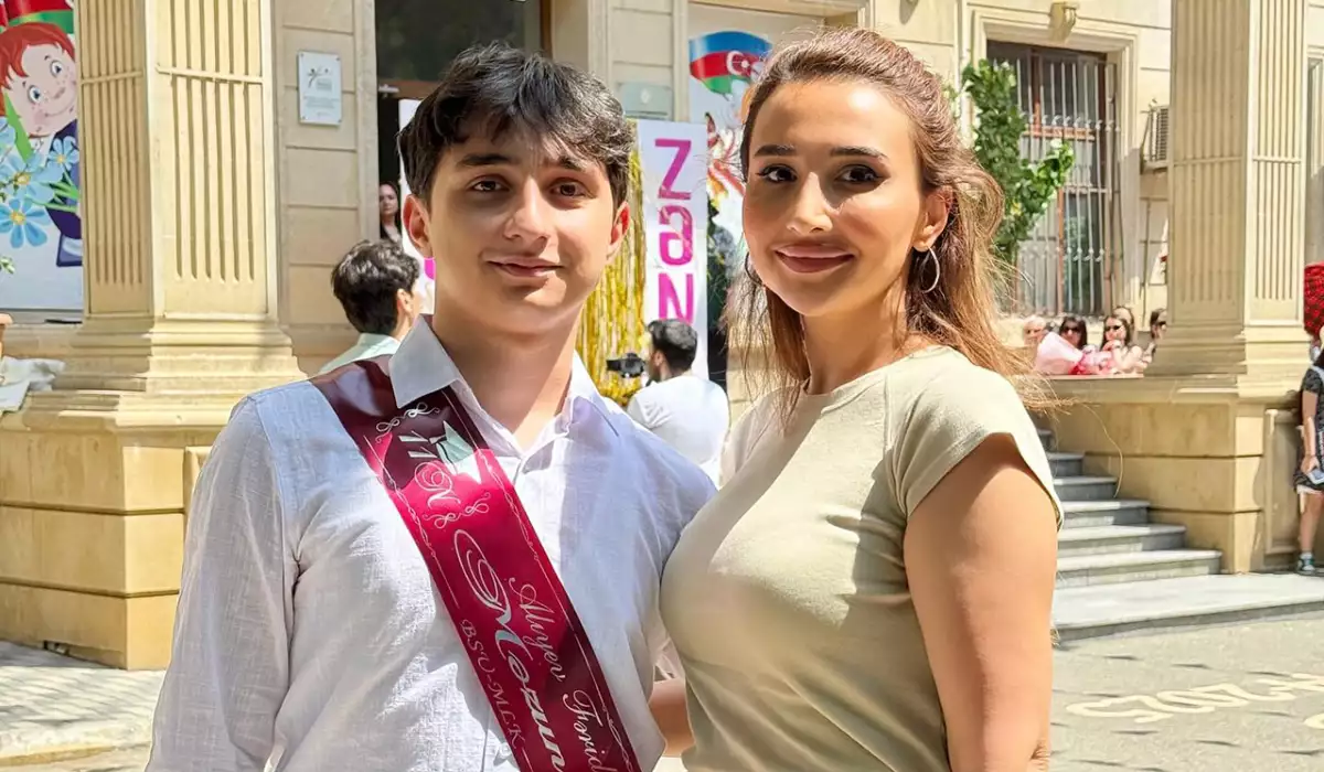 Aytəkinin oğlu da məktəbi bitirdi