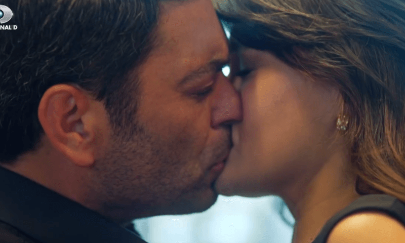 Öpüşmə səhnəsi viral oldu