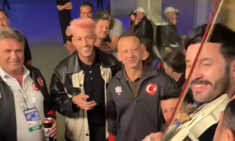 Türk aktyorlardan bizimkilərlə ifa
