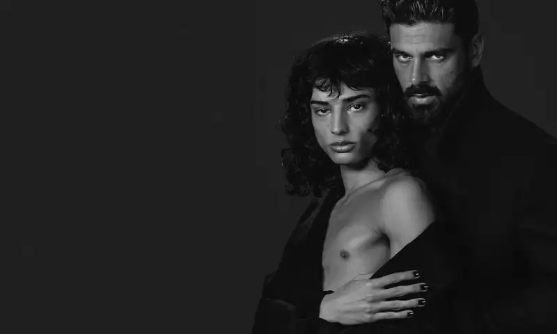 Mikelle Morronedən türk fotoqrafa pozalar