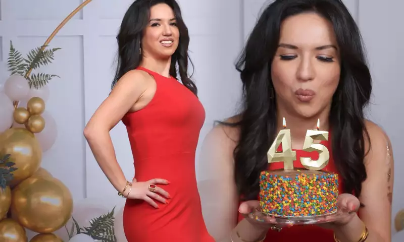 Şeyla 45 yaşını qeyd etdi