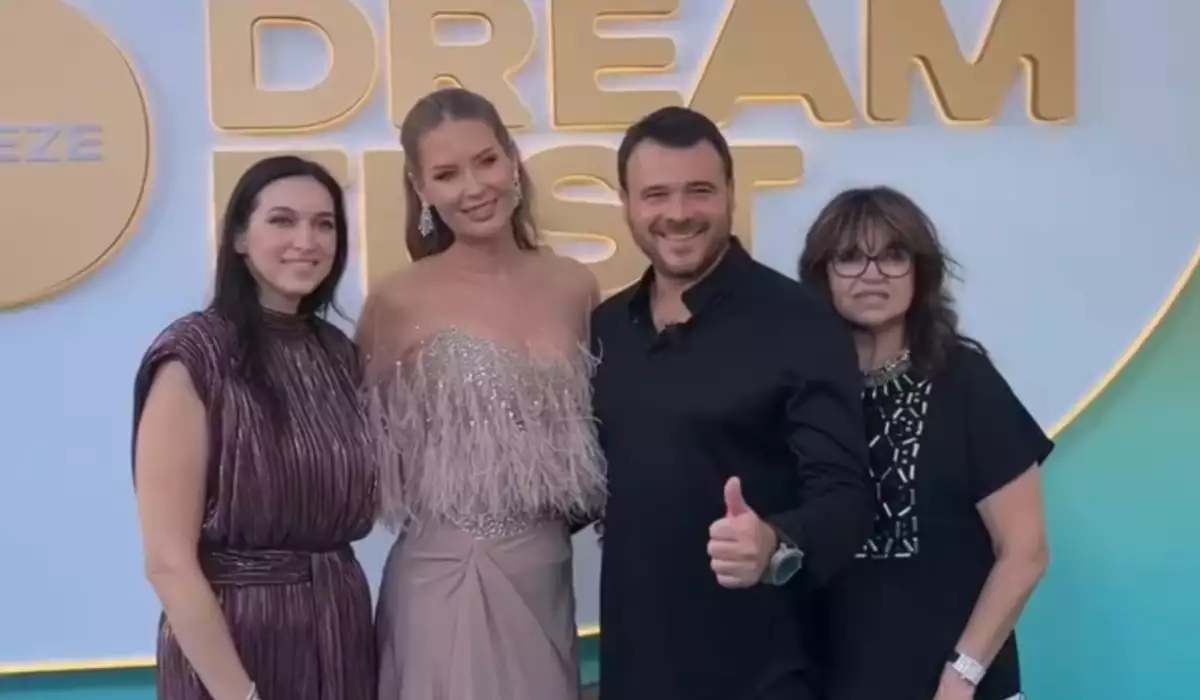 Emin “DreamFest”də ailəsi ilə