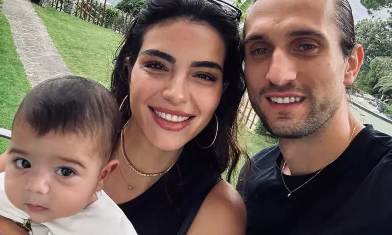 Melisa oğlu və həyat yoldaşı ilə
