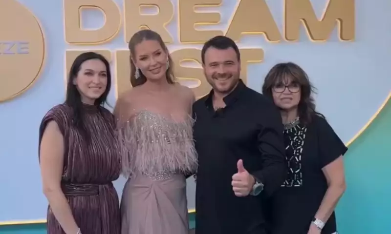 Emin “DreamFest”də ailəsi ilə