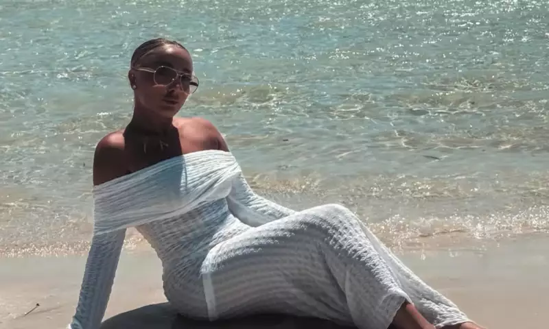 Günayın sahil fotosessiyası